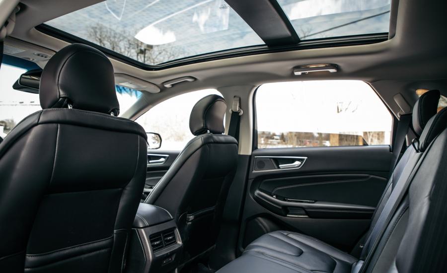 Интерьер Ford Edge Titanium 2018 года  (NA) (фото 10 из 29)
